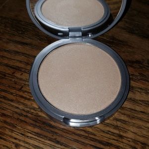 The balm highlighter